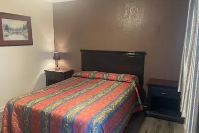 Photo 4 - Colton Motel