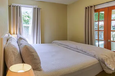 Photo 3 - Pioneer House - South Suite