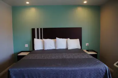 Photo 2 - Beach Inn Motel