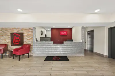 Photo 4 - Red Roof Inn Baton Rouge