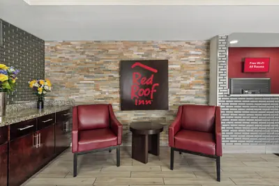 Photo 5 - Red Roof Inn Baton Rouge