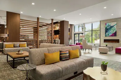 Photo 2 - Hilton Garden Inn Seattle Airport