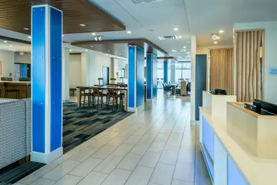 Photo 3 - Holiday Inn Express & Suites Medford by IHG