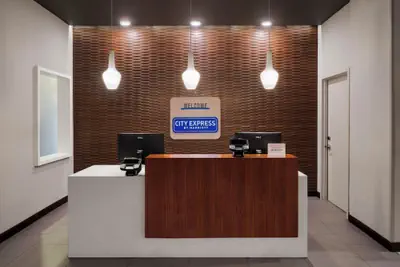 Photo 3 - City Express by Marriott Denver Airport