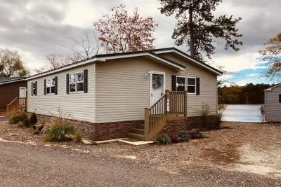 Photo 3 - Swan Lake Resort Rentals