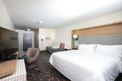 Photo 4 - Holiday Inn Kalamazoo West by IHG