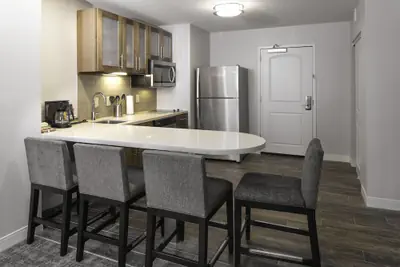 Photo 5 - Staybridge Suites Montgomery - Downtown by IHG