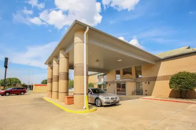 Photo 2 - OYO Hotel Texarkana Trinity AR Hwy I-30
