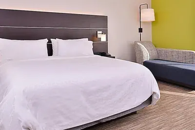 Photo 4 - Holiday Inn Express & Suites Brighton by IHG