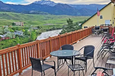 Photo 2 - Yellowstone Riverside Cottages
