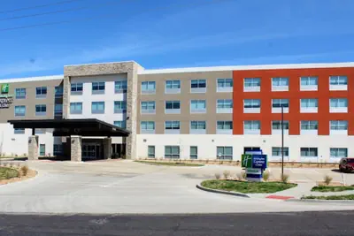 Photo 2 - Holiday Inn Express & Suites Warrensburg North by IHG