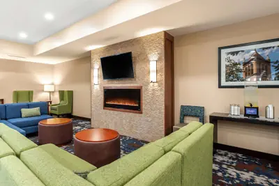 Photo 4 - Comfort Inn and Suites Ames near ISU Campus