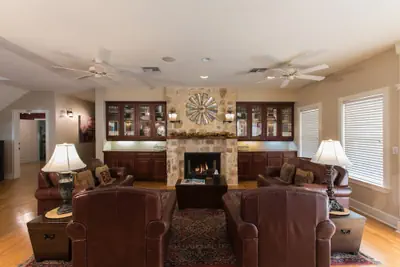 Photo 4 - Gruene River Hotel & Retreat