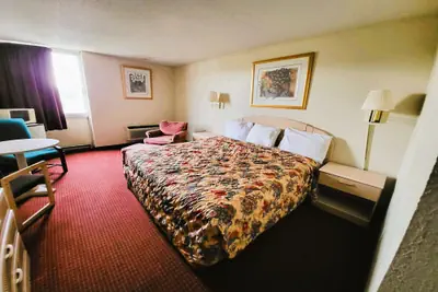 Photo 5 - USA Inn Junction City Near Fort Riley