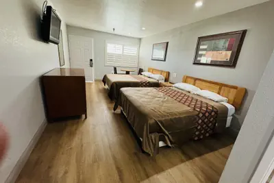 Photo 3 - Morganhill Inn Motel