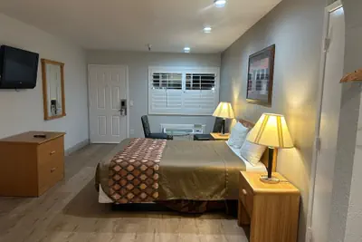 Photo 5 - Morganhill Inn Motel