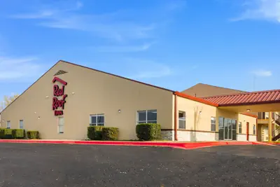 Photo 2 - Red Roof Inn Temple