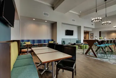 Photo 5 - Hampton Inn & Suites Southport