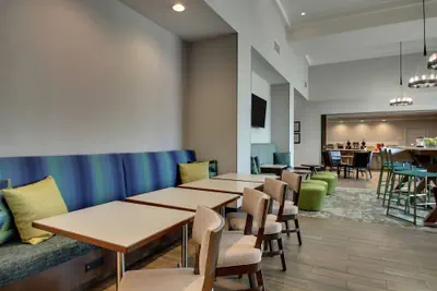 Photo 3 - Hampton Inn & Suites Southport