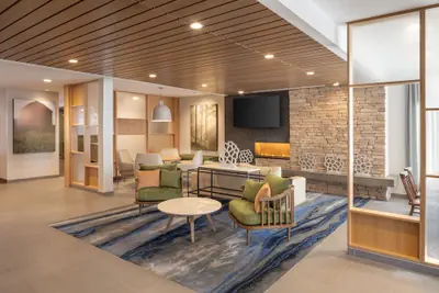 Photo 3 - Fairfield Inn & Suites by Marriott Fresno North/Shaw Avenue
