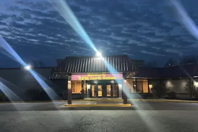 Photo 2 - Apm Inn & Suites