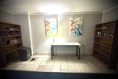 Photo 5 - Apm Inn & Suites