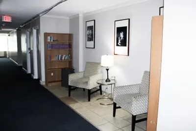 Photo 4 - Apm Inn & Suites