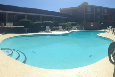 Photo 2 - Executive Inn