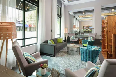 Photo 4 - Hampton Inn & Suites Atlanta Decatur/Emory
