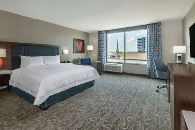 Photo 5 - Hampton Inn & Suites Fort Wayne Downtown