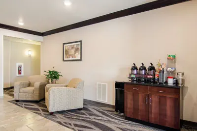 Photo 2 - Cobblestone Hotel and Suites Torrington