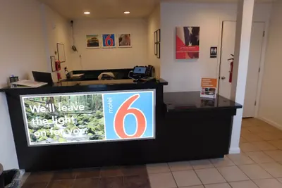 Photo 4 - Motel 6 Burlington, WA