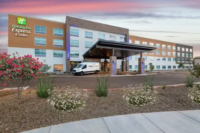 Photo 2 - Holiday Inn Express & Suites Phoenix - Airport North by IHG