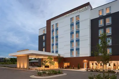 Photo 2 - SpringHill Suites by Marriott Milwaukee West/Wauwatosa