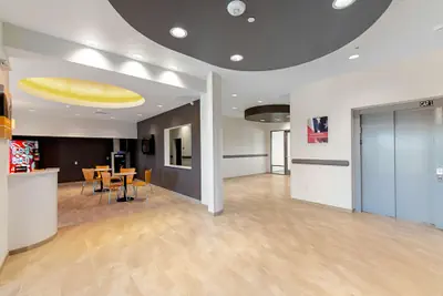 Photo 5 - Studio 6 Austin, TX - Airport