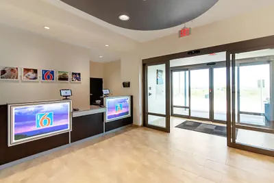 Photo 4 - Studio 6 Austin, TX - Airport