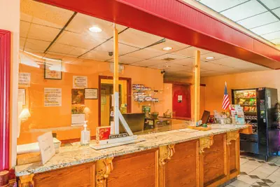 Photo 5 - Castle Inn & Suites by OYO Lawton