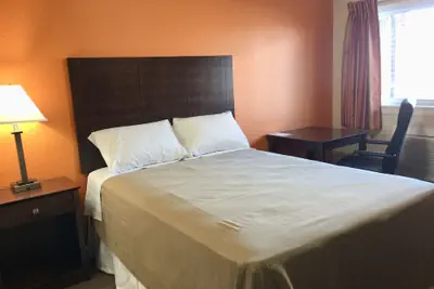 Photo 5 - Downtown Motel