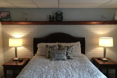Photo 2 - Stockbridge Lakes Bed & Breakfast