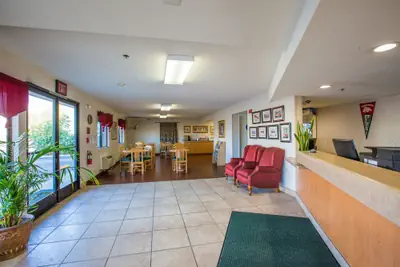 Photo 3 - University Inn