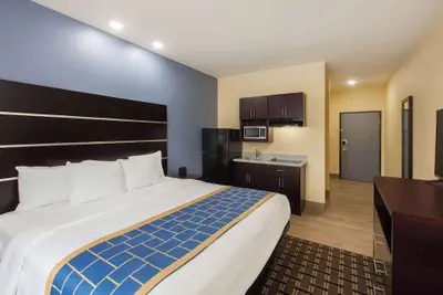 Photo 5 - Days Inn by Wyndham Baton Rouge Airport
