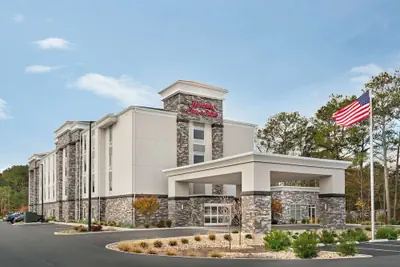 Photo 2 - Hampton Inn & Suites Ocean City West