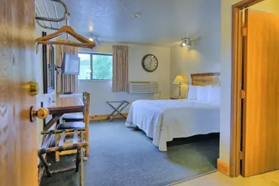 Photo 4 - Yellowstone Village Inn and Suites