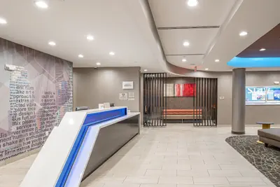 Photo 5 - SpringHill Suites by Marriott Dallas Central Expressway
