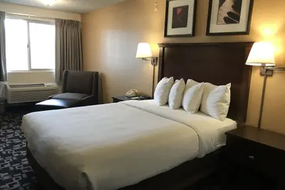 Photo 5 - MorningGlory Inn & Suites
