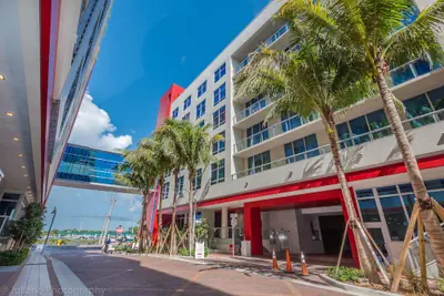 Photo 2 - CH Luxury Condos & Studios On The Beach