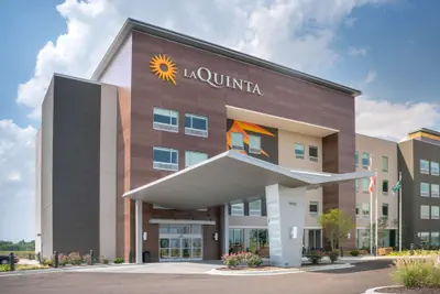 Photo 2 - La Quinta Inn & Suites by Wyndham West Memphis