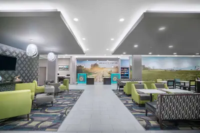Photo 3 - La Quinta Inn & Suites by Wyndham West Memphis