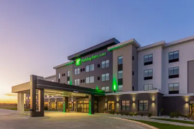 Photo 2 - Holiday Inn & Suites Cedar Falls - Waterloo Event Ctr by IHG