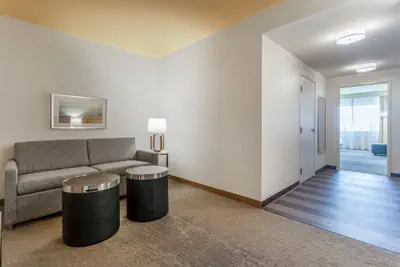 Photo 3 - Holiday Inn & Suites Cedar Falls - Waterloo Event Ctr by IHG